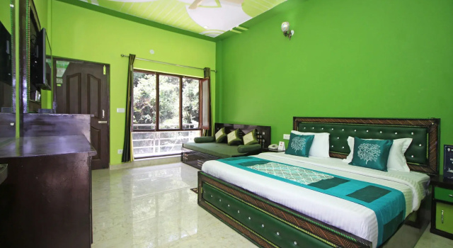 OYO Rooms 091 Kempty Lake, Varaa Hotelli Mussoorie hotellit, joissa on uima-allas, Uima-allas