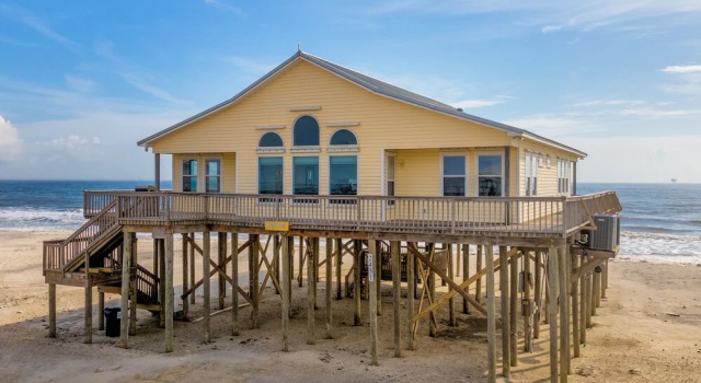 Коттедж Surfside - 2431 Bienville 4 Bedroom Home by RedAwning