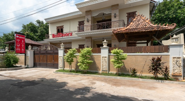 RedDoorz Syariah near Exit Toll Banyumanik Semarang, Reservar Casa de hóspedes Srondolwetan Central Java