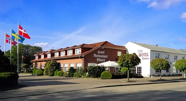 Hotel Goos, Забронировать Отель Отели земли Шлезвиг-Гольштейн с парковкой, Парковка