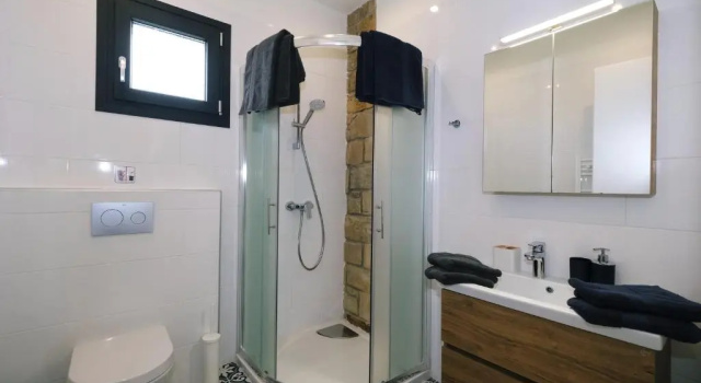 Коттедж с 4 комнатами Keros Bay View