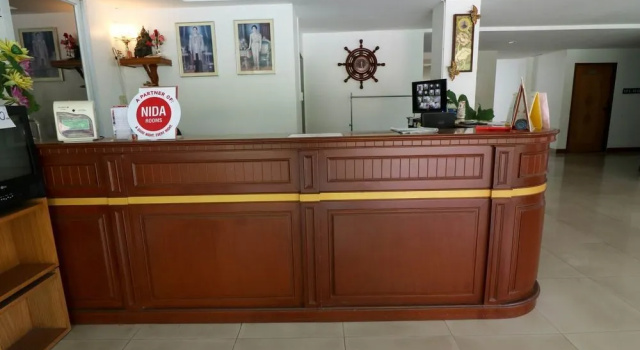 NIDA Rooms Mak Khaeng 999 Sai, Забронировать Отель Отели Удонтхани с парковкой, Парковка