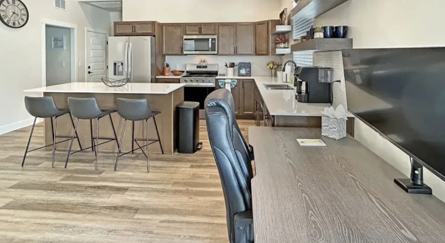 Коттедж Founders Retreat Rest Reflect Revere 3 Bedroom Home
