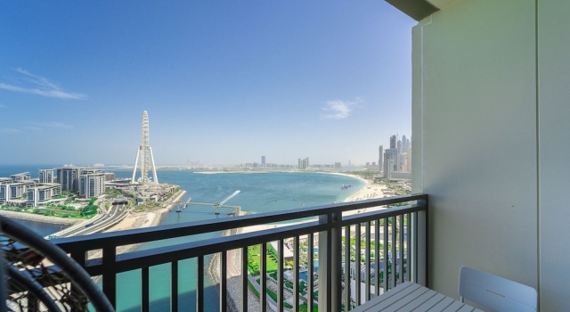 Luxury StayCation - Spacious Modern Apt Overlooking The Arabian Sea, Забронировать Апартаменты/квартира Апартаменты Эмирата Дубая, рядом с Meydan Beach, Апартаменты/квартира