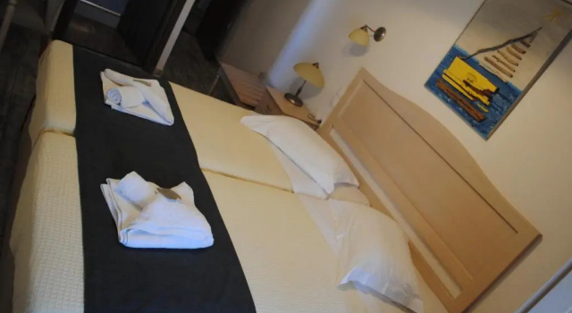 Двухместный номер Deluxe с балконом Fardi Residence Guesthouse