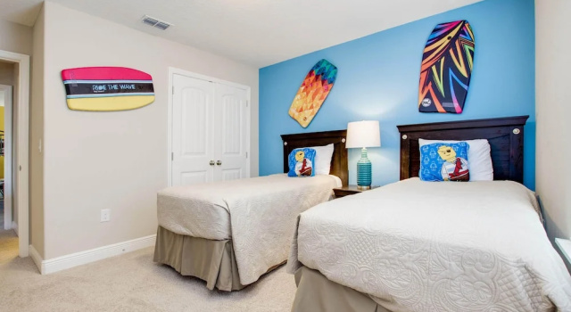 Tropical Luxury Near Disney! Professionally Decorated With Huge Pool, Game Room. 6bd/ 4.5ba #6st129, Забронировать Дом для отпуска Отели Давенпорт с парковкой, Парковка