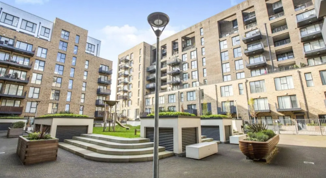 Bright 1 Bedroom East London Apartment with Balcony, Забронировать Апартаменты/квартира Апартаменты Большого Лондона, Апартаменты/квартира
