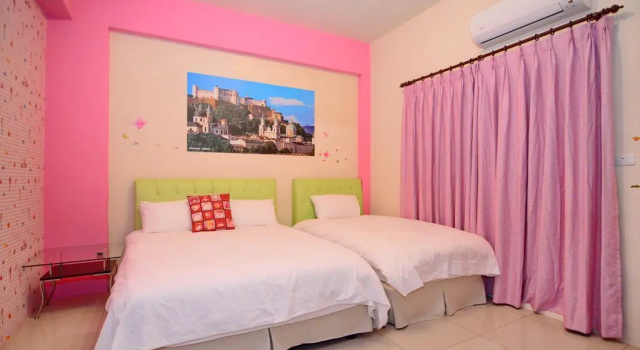 Santorini Music Family B&B, Забронировать Отель «постель и завтрак» Отели Тайдун с парковкой, Парковка