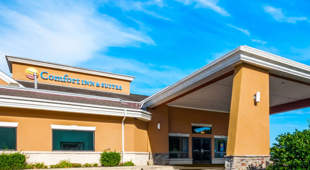 Comfort Inn & Suites North East