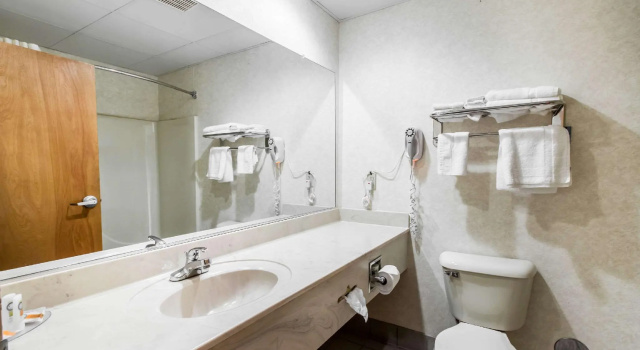 Двухместный номер Standard Quality Inn Clinton-Knoxville North
