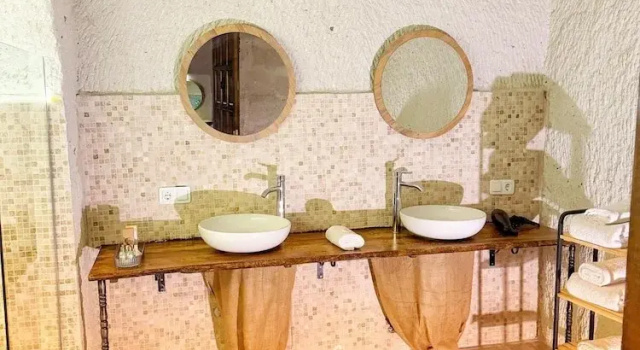 Люкс Deluxe My Cave Suites