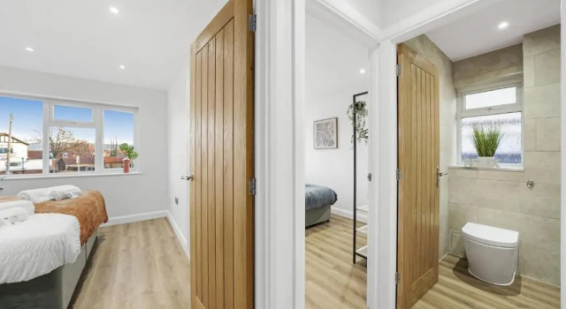 Коттедж Modern Bungalow in Maidstone sleeps 5 with free parking