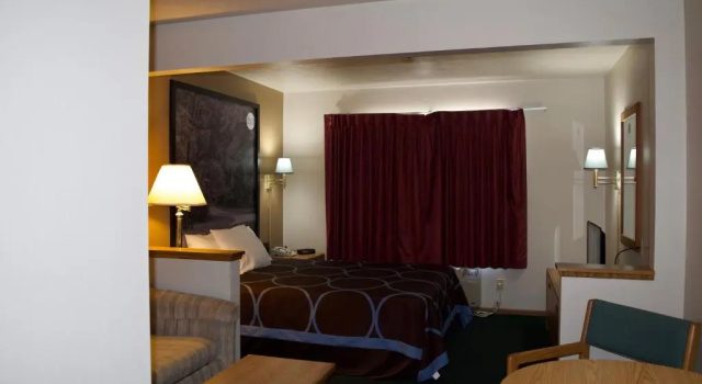 Номер Deluxe AmeriVu Inn and Suites Shawano WI