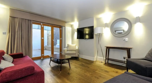 Amazing 3 bed Apartment in Covent Garden, Забронировать Апартаменты/квартира Лондон Большой Лондон, рядом с Колонна Нельсона
