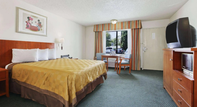 Двухместный номер Standard Travelodge Inn & Suites by Wyndham Anaheim on Disneyland Dr