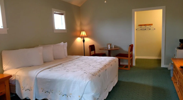 Коттедж Deluxe Spruce Lane Lodge and Cottages