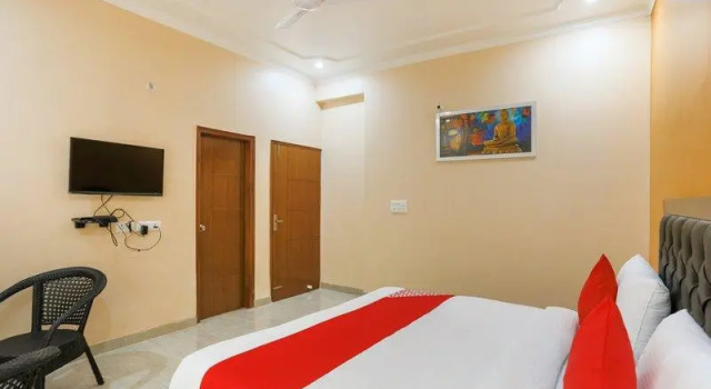 OYO 62671 Elite Homez, Забронировать Отель Отели штата Уттар-Прадеша 3 звезды, 3*