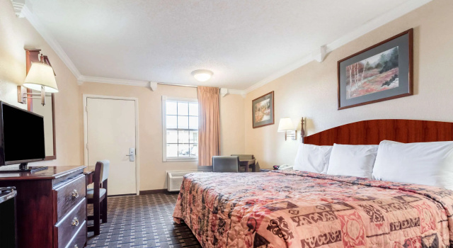 Четырёхместный люкс Knights Inn Greenville