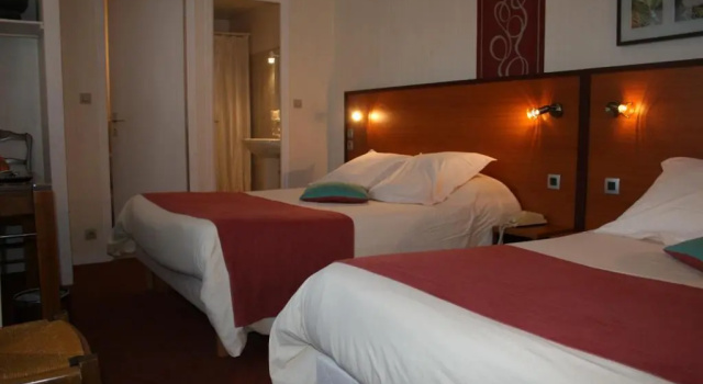 Четырёхместный номер Standard Cit'Hotel Capricorne