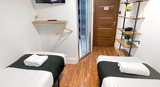 Четырёхместный номер Standard New Dawn Hotel