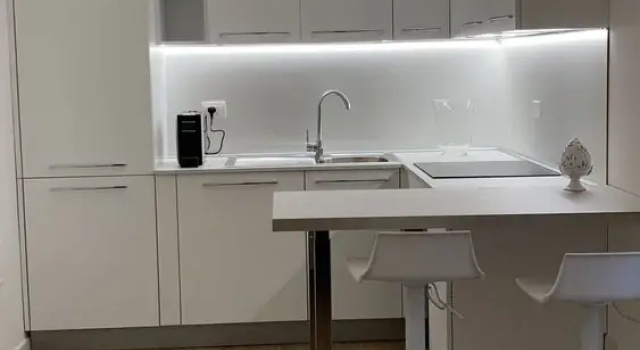 Residence Apartment A, Buchen Sie Ferienwohnung Trani Apulien
