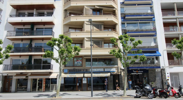 Cozy apartment on the sandy Nova beach in Roses, Spain, Забронировать Апартаменты/квартира Отели Росас с парковкой, Парковка