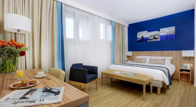 Номер Standard с балконом Citadines Aparthotel Cannes Croisette