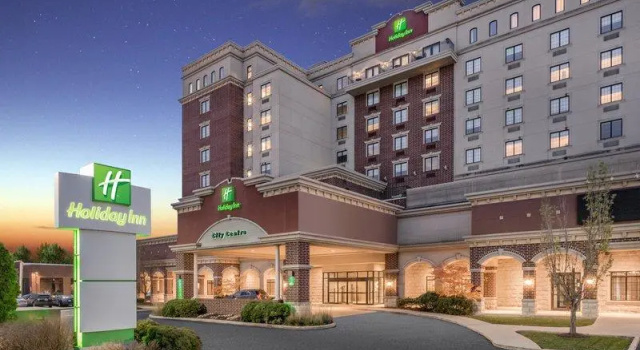 Кровать в общем номере Holiday Inn Lafayette-City Centre by IHG