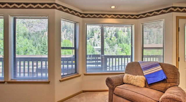 Impressive Ouray Retreat w/ Patio, 1 Mi to Main St, Забронировать Отель Отели и гостиницы Орей, рядом с Box Canyon City Park, Отель