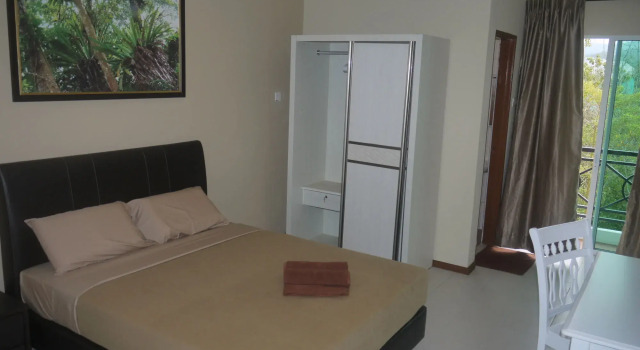 Rovers Inn Guesthouse - Age 11 And Above Only, Book Hotel Billige hoteller i Pahang