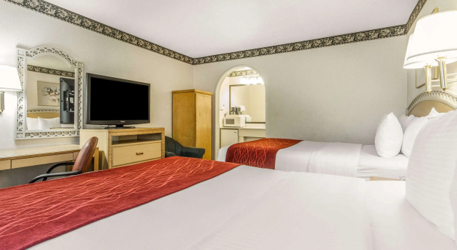 Четырёхместный номер Business Comfort Inn Palo Alto