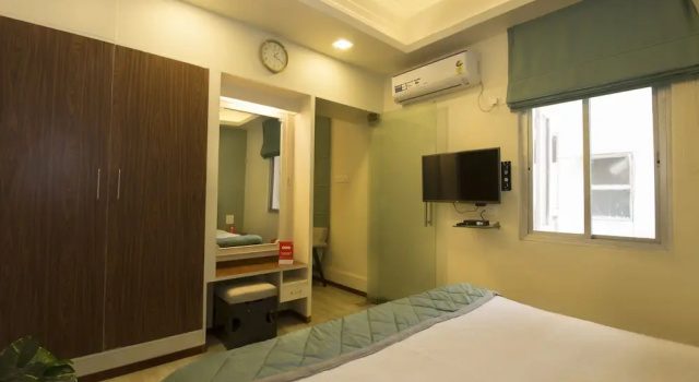 OYO 6429 Hotel Pearl, Забронировать Отель Отели Пуны с парковкой, Парковка