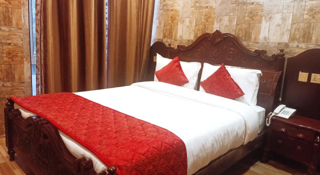 Люкс Royal HYDERS PARK- THE LUXURY HOTEL