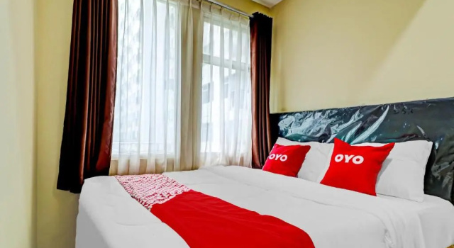 O podwyższonym standardzie pokój OYO 90266 Jarrdin Apartement By Bedpacker