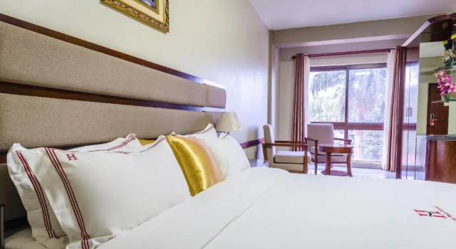 Номер Deluxe Hillside Plaza Hotel