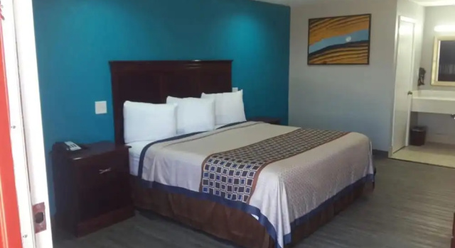 Paris Inn and Suites, Забронировать Мини-отель  