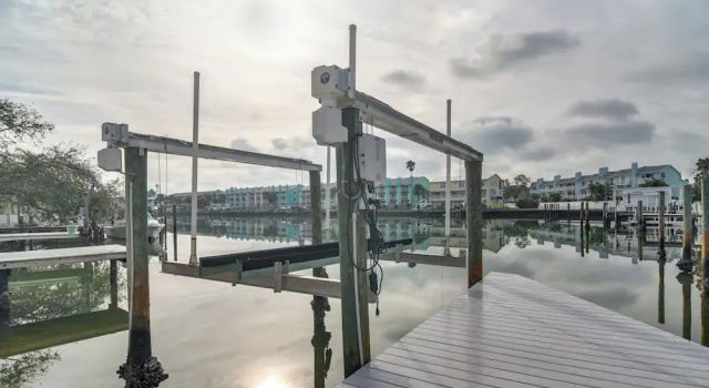 Коттедж Pool, Swim Dock, Golf Cart! Ultimate Beach Retreat