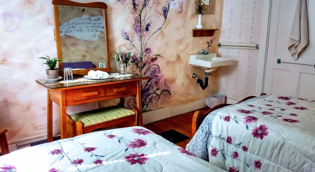 La maison Rose Alma Couette et Café, Забронировать Отель Монт-Оксфорд Квебек
