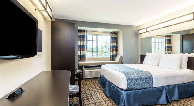 Microtel Inn & Suites by Wyndham Spring Hill/Weeki Wachee, Rezervovat Hotel Weeki Wachee Florida