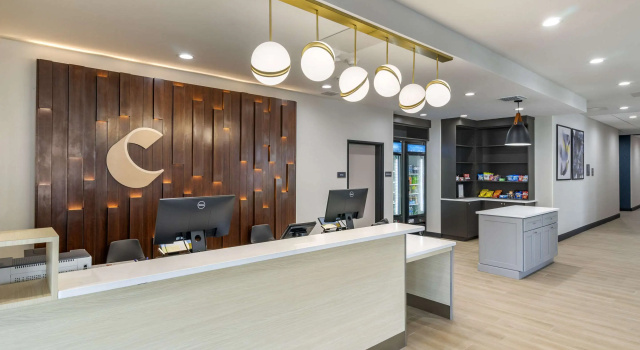 Comfort Inn & Suites New Port Richey Downtown District, Забронировать Отель Нью-Порт-Ричи штат Флорида