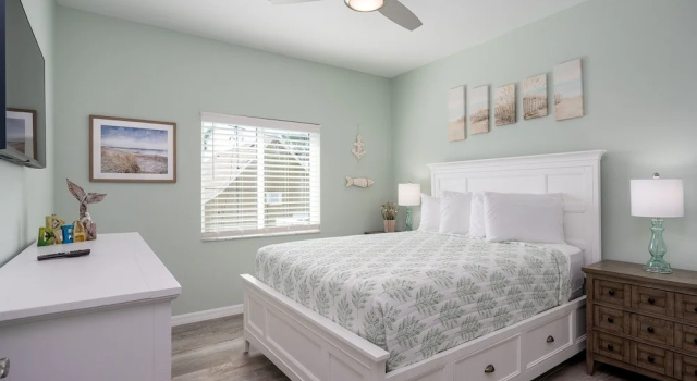 233 Delmar Avenue - Beautiful Private Pool Home 3 Bedroom Home by RedAwning, Забронировать Дом для отпуска Виллы Fort Myers Area, Вилла