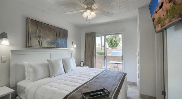 Park Suites at 206 - Free Golf, Забронировать Отель Пруд в Темпе Phoenix Metropolitan Area