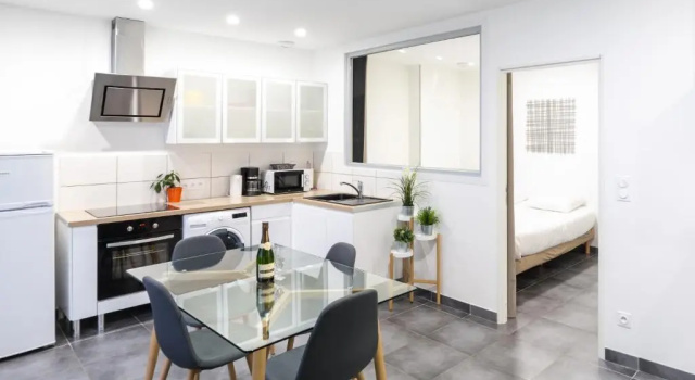 Апартаменты Superior 1Stays Apartments - Chabaud