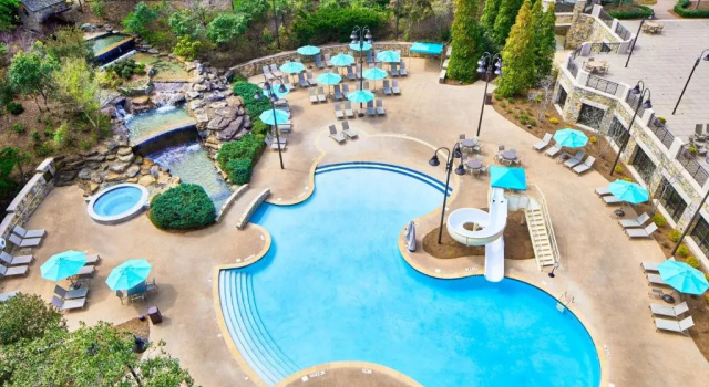 Двухместный номер Standard с видом на бассейн Renaissance Birmingham Ross Bridge Golf Resort & Spa