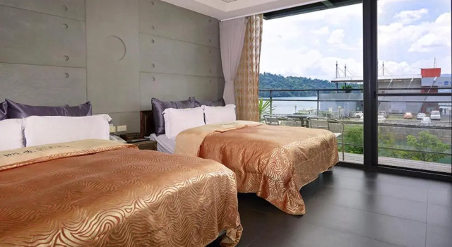 Четырёхместный номер Standard с видом на озеро Lakeview Homestay
