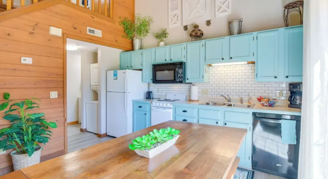 Townhome 3 Mi to Branson Strip: Unwind Fireside!, Забронировать Апартаменты/квартира Апартаменты Table Rock Lake, Апартаменты/квартира