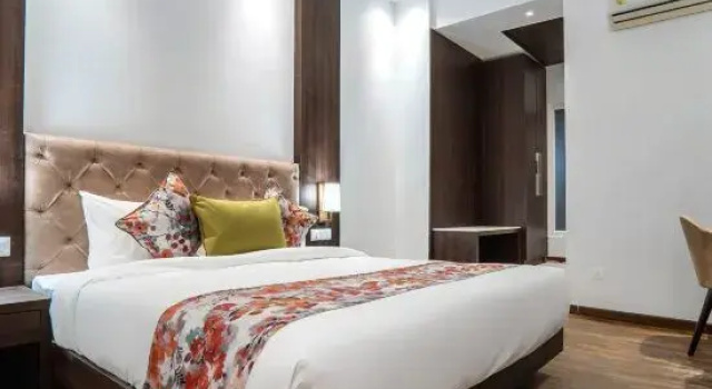 Номер Deluxe Hotel Le ROI Lake View koti