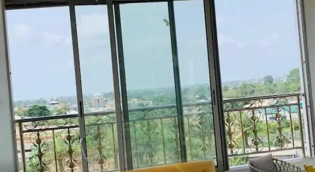 Summit Guest House, Prenota Affittacamere Tiko Camerun