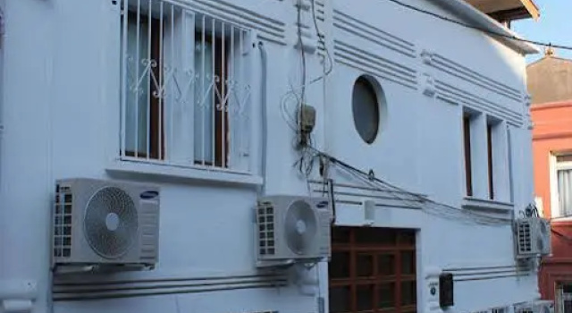 Bed Red Homes, Забронировать Отель Конак Измир, рядом с Izmir Clock Tower