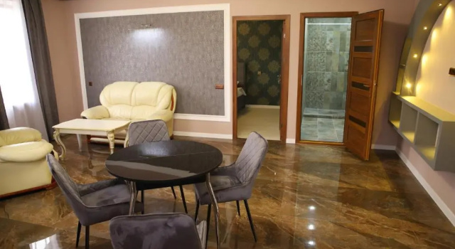 Hotel Gold, Забронировать Отель Отели Ширакской области с бассейном, Бассейн